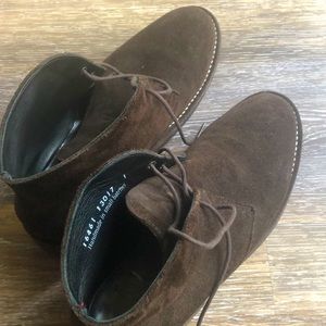 Chukka boots